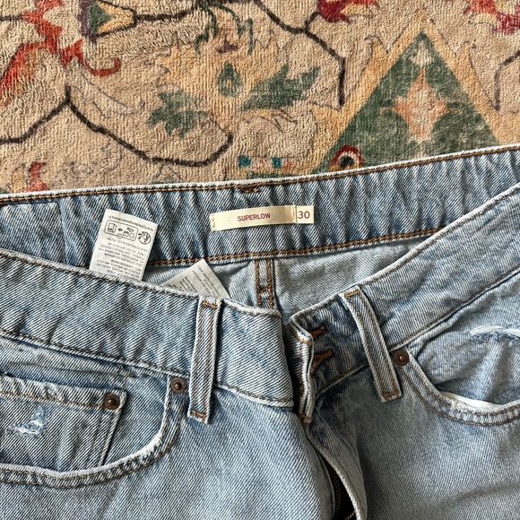 Levi's super Low distressed jeans NWOT - Picture 3 of 5